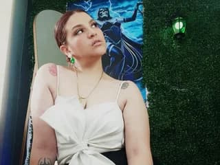 IsabellaSerrano WebCAM 