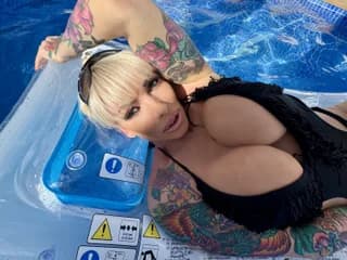 WebCAM of krisztinaserenyxxx